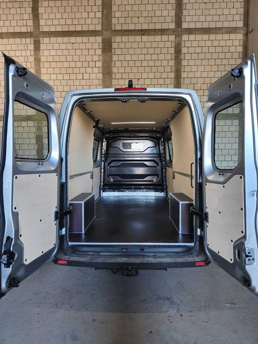 Zabezpieczenie zabudowa przestrzeni ładunkowej w Renault Master L3H2