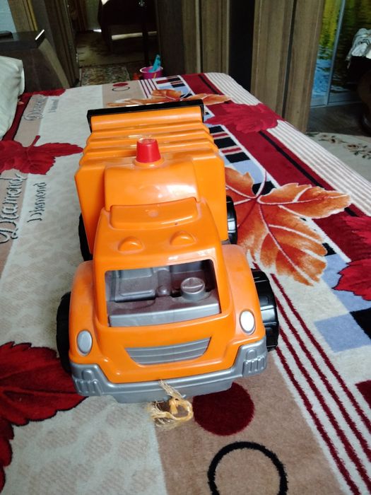 Продам автівку, сміттєвоз та самосвалл