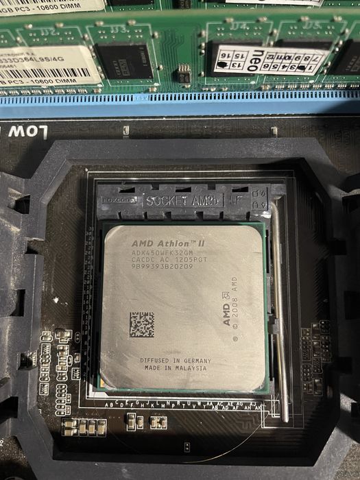 Материська плата M5A78L