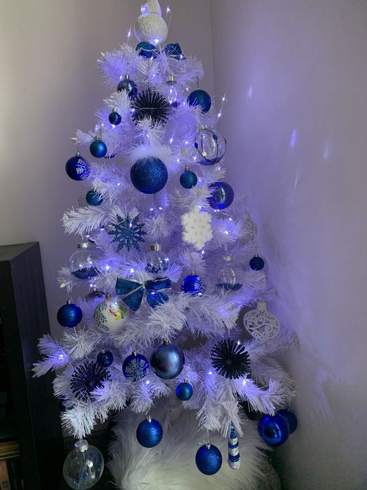 Ялинка штучна біла