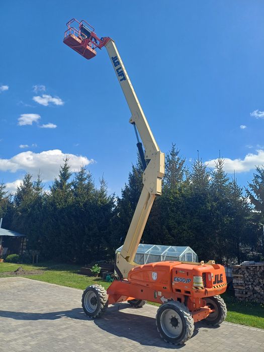 Podnośniki JLG, Manitou, Haulotte