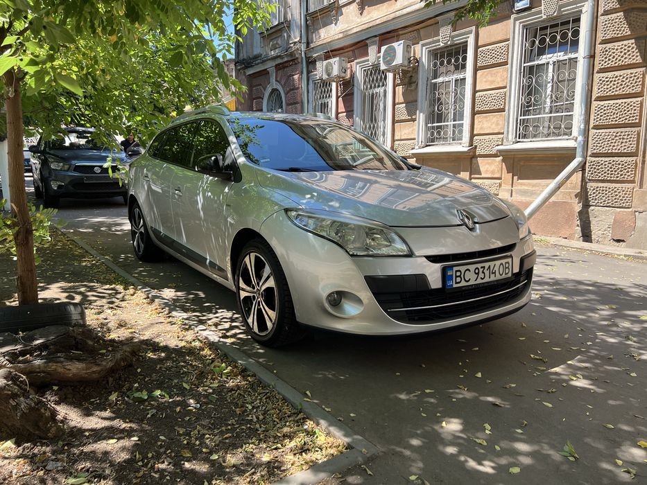 Продам Рено Меган BOSE 2012