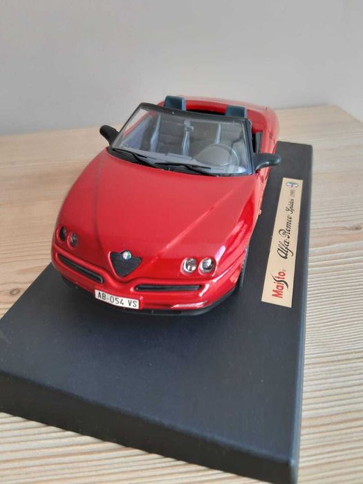 Model samochodu 1;18 Alfa Romeo Spider (1995) Maisto