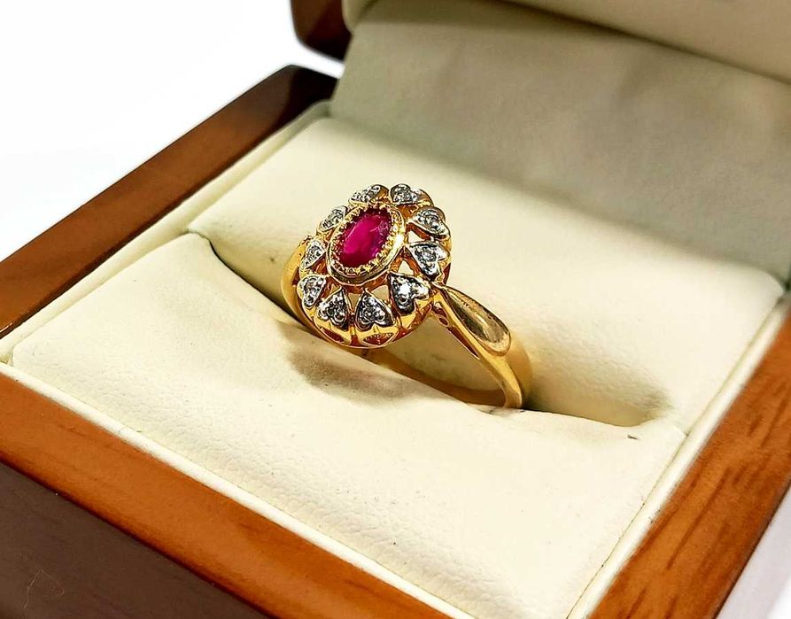 Cudowny złoty pierścionek z Rubinem i Diamentami Pr.750 R.14 Loombard