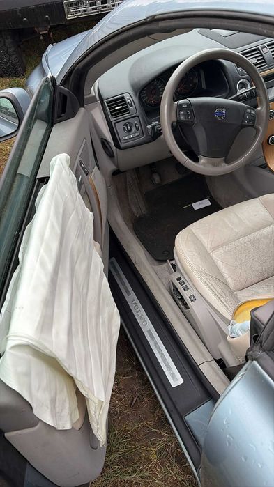 Sprzedam uszkodzone Volvo c70