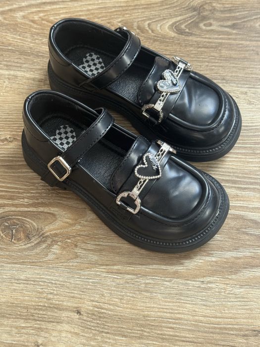 Взуття на дівчинку, 27-28 розмір