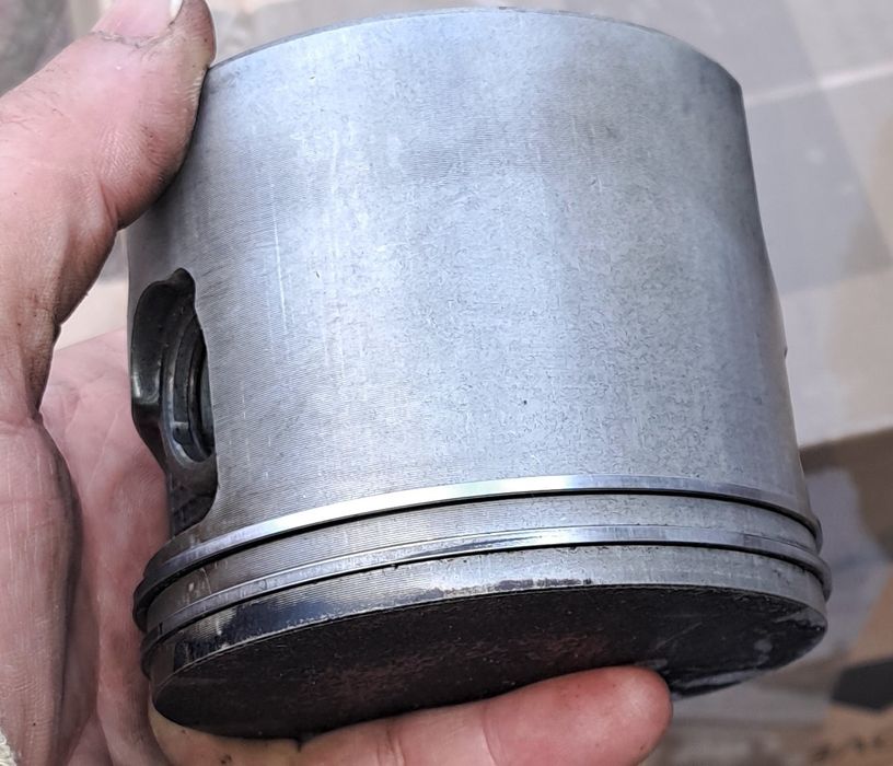 Tłok mercury 115 2t + tuleja