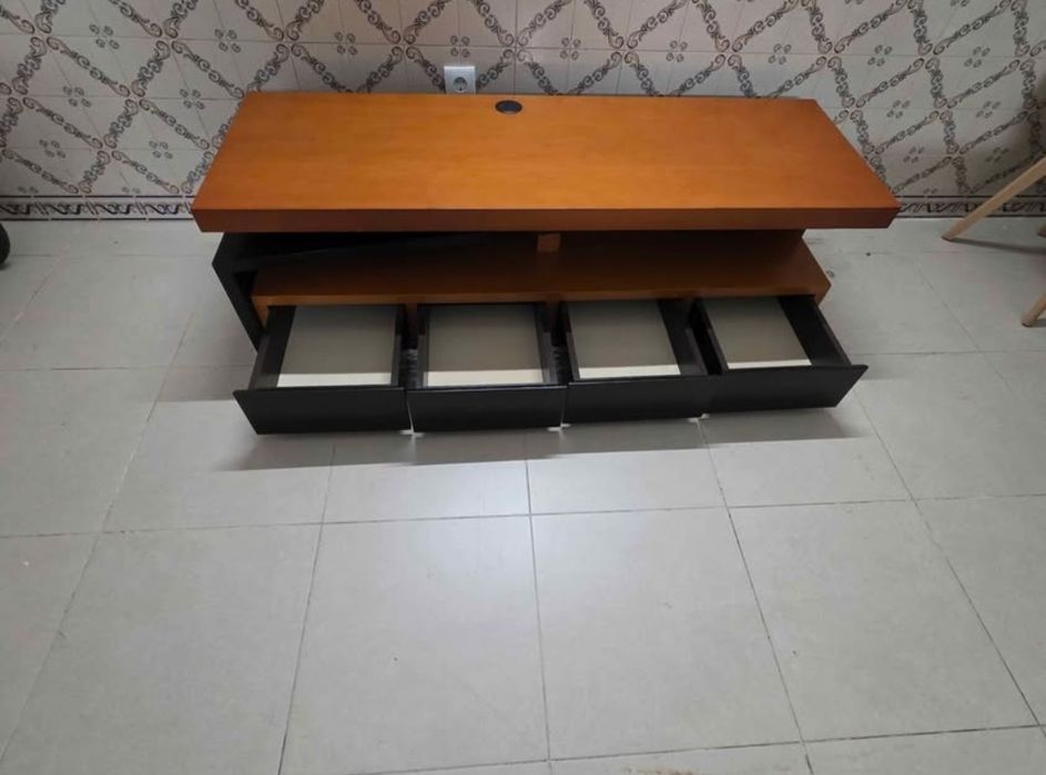 Movél Tv  Cerejeira/Wengué
