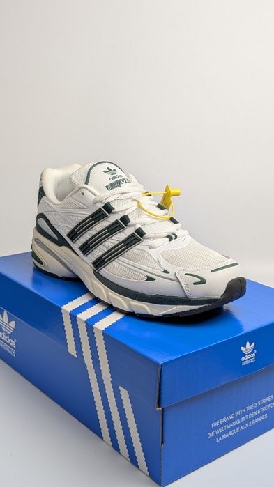 Стильні чоловічі кросівки Adidas