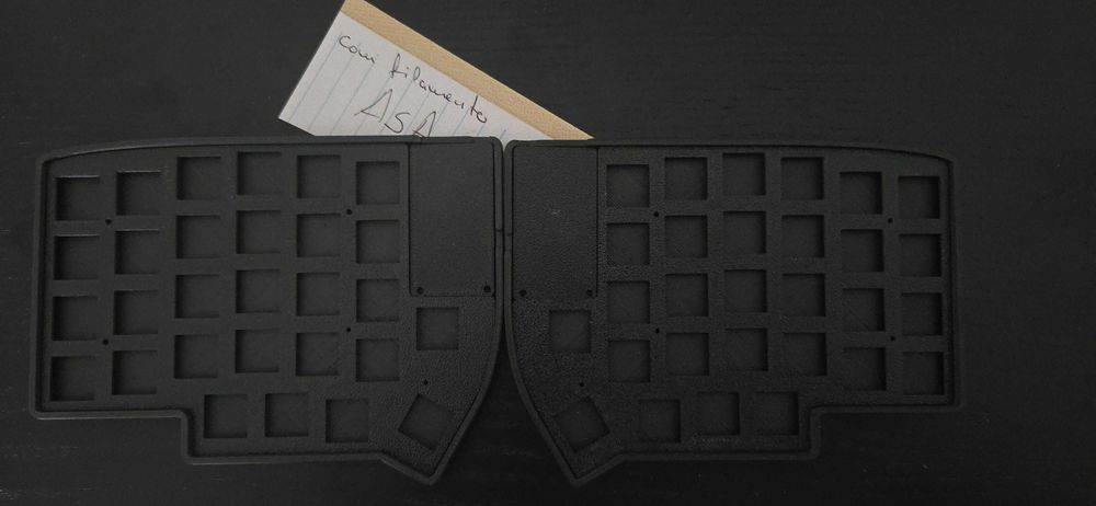 Teclado mecânico split Lily58