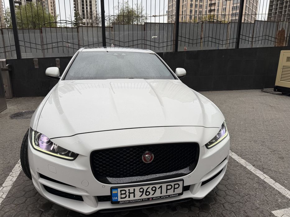 Jaguar XE, Prestige 2015