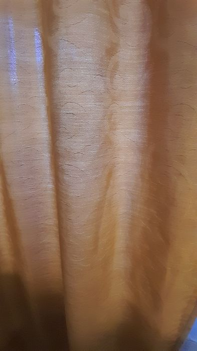 Шторы 2 штуки.плотные .