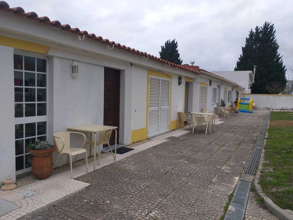 Casa térrea a estrear (T1) para arrendar no Pinhal Novo