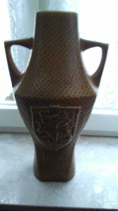 duży wazon z herbem Chełma