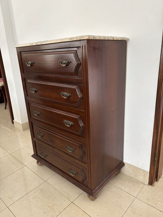 Movel camiseiro com tampo de mármore