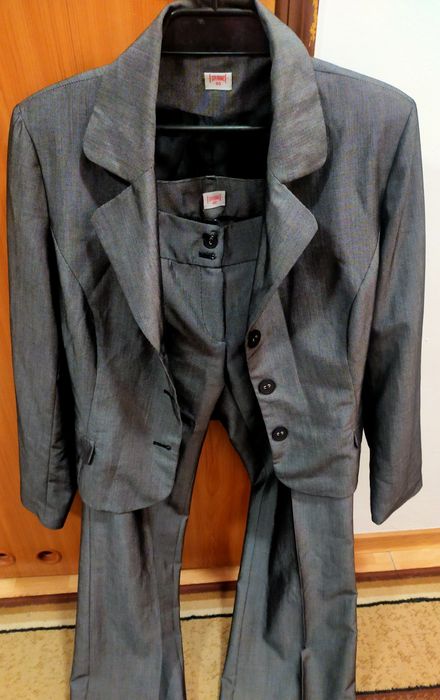 Spodnium w kolorze ciemno szarym