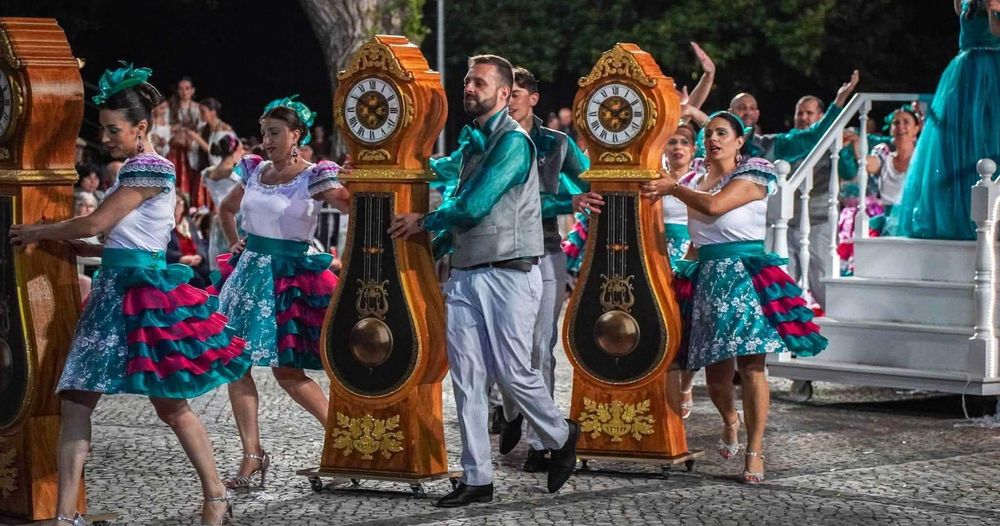 Marchas Populares trajes