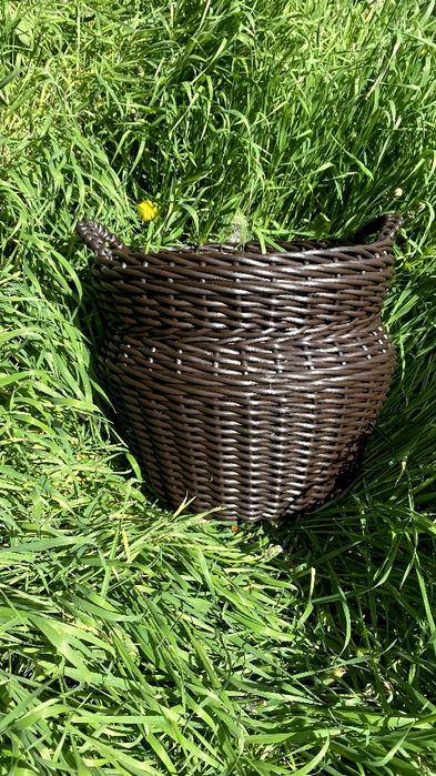 Кашпо з штучного ротанга