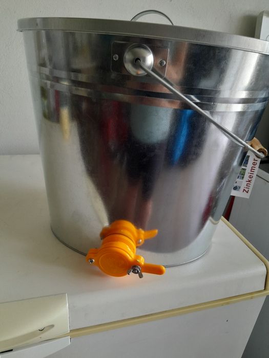 Odstojnik do miodu 20l