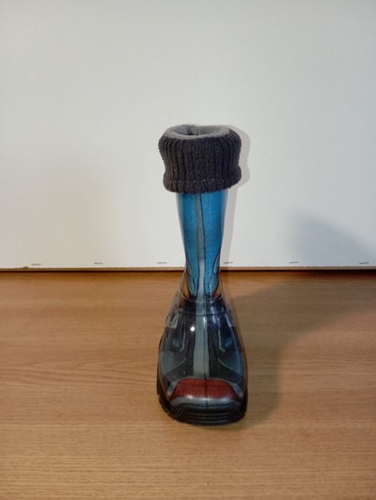 Продам детские резиновые сапожки