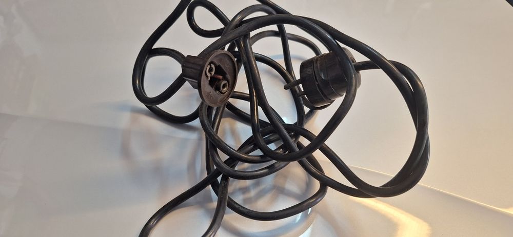 Used Old Electronic Cable447358182685429760