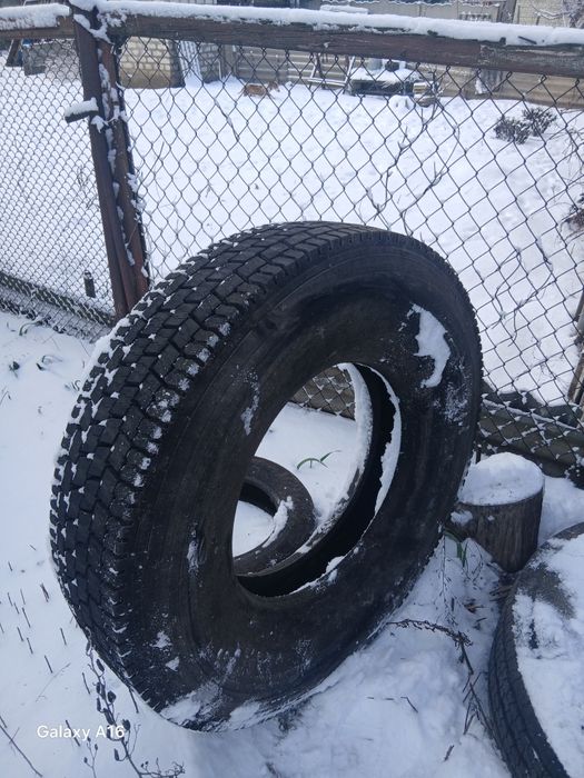 Прадам скати під запаску на фуру