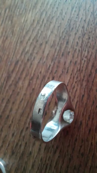 Sprzedam srebrny zestaw łańcuszek z zawieszką i duży pierścionek pr925