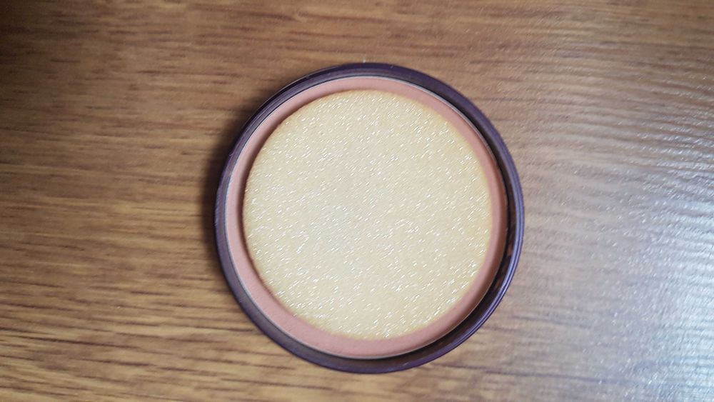 Puder do twarzy, twardy