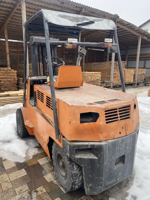 Продам вилочний навантажувач