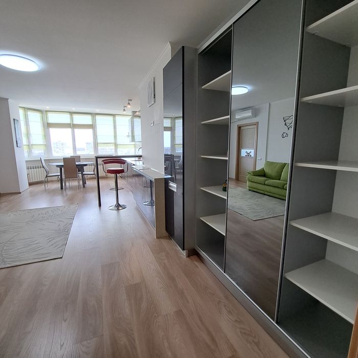 Простора 2к квартира на Фабричній