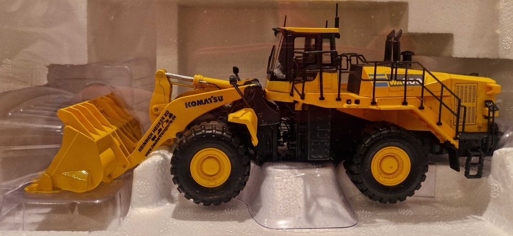 NZG 366 Caterpillar 992 1:50  Komatsu WA 600-8 1:50 Ładowarka kołowa