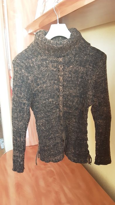 450 грнТеплий вовняний светр/свитер Hand Made розмір 46-48
