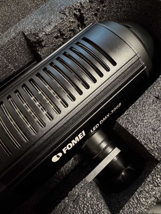 FOMEI LED DMX-300B Bi-Color 300W | Bowens | DMX | Walizka