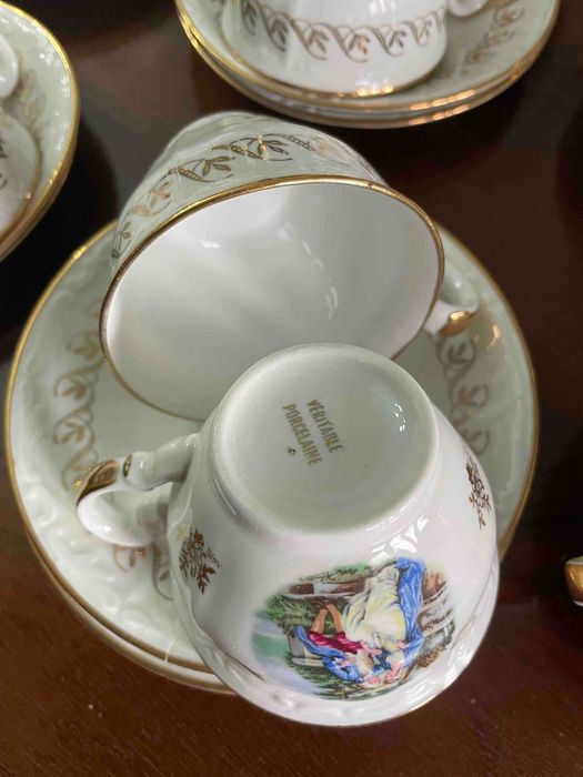 Serviço de jantar em porcelana (Vèritable porcelaine)