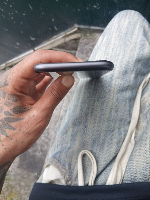 Iphone 11 bloqueado somente para peças