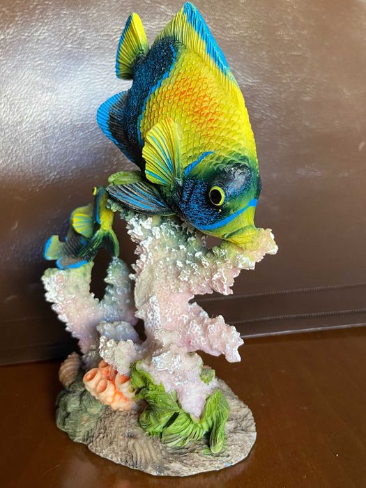 Estatueta em resina