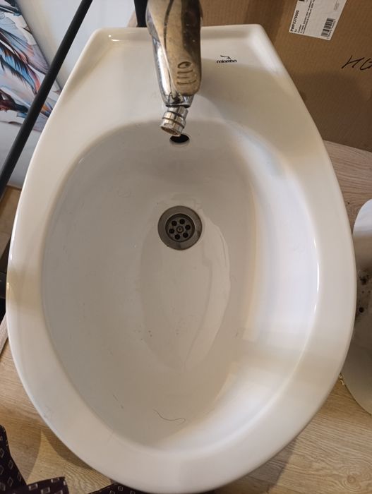 Продам Унитаз б/у.биде б/у