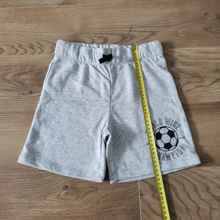 Nowe krótkie spodenki chłopięce r.128 H&M