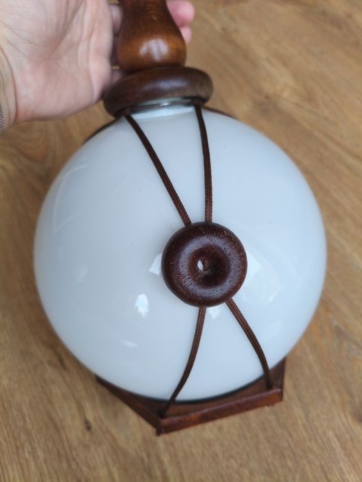 Efektowna lampa bombka