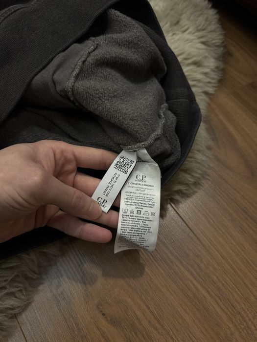 Продам світшот CP Company оригінал