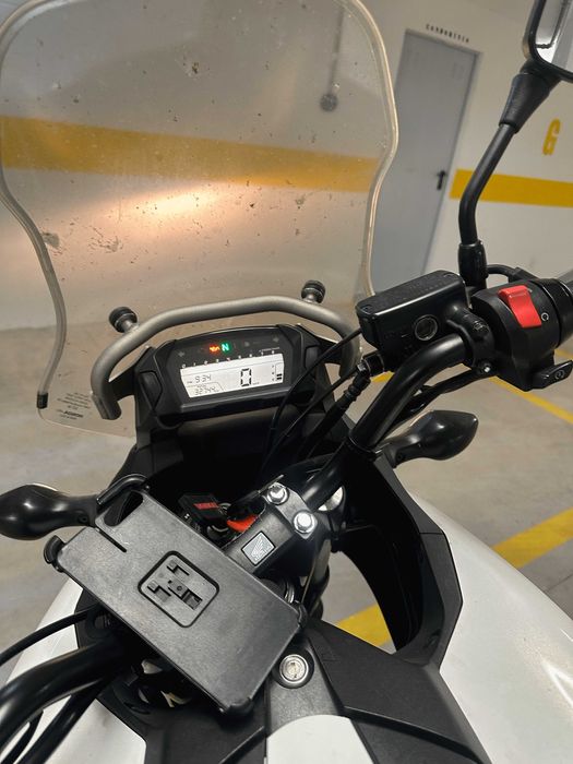 Honda NC700X com malas