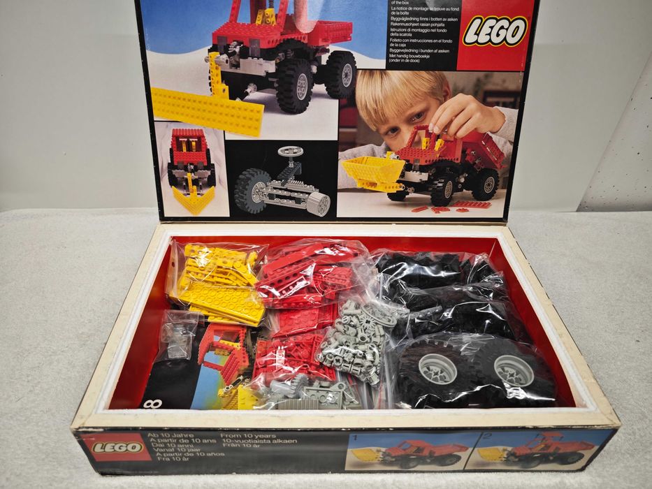 Lego Technic 8848 "Power Truck"; 1981; [73]