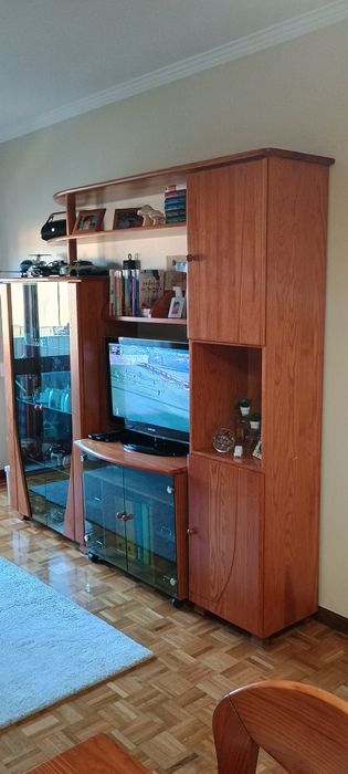 Móvel de sala em pinho maciço