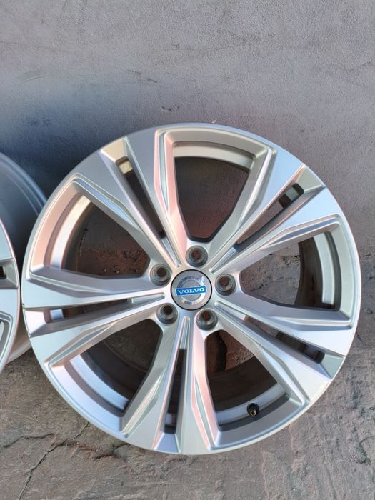 Комплект легкосплавних дисків Volvo Ford 5/108R18