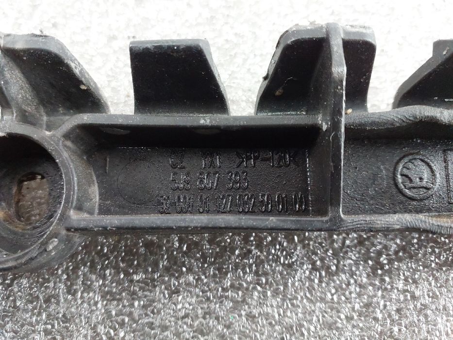 Guia de pára-choques trás esquerdo SKODA Fabia II Break (545, 5J)