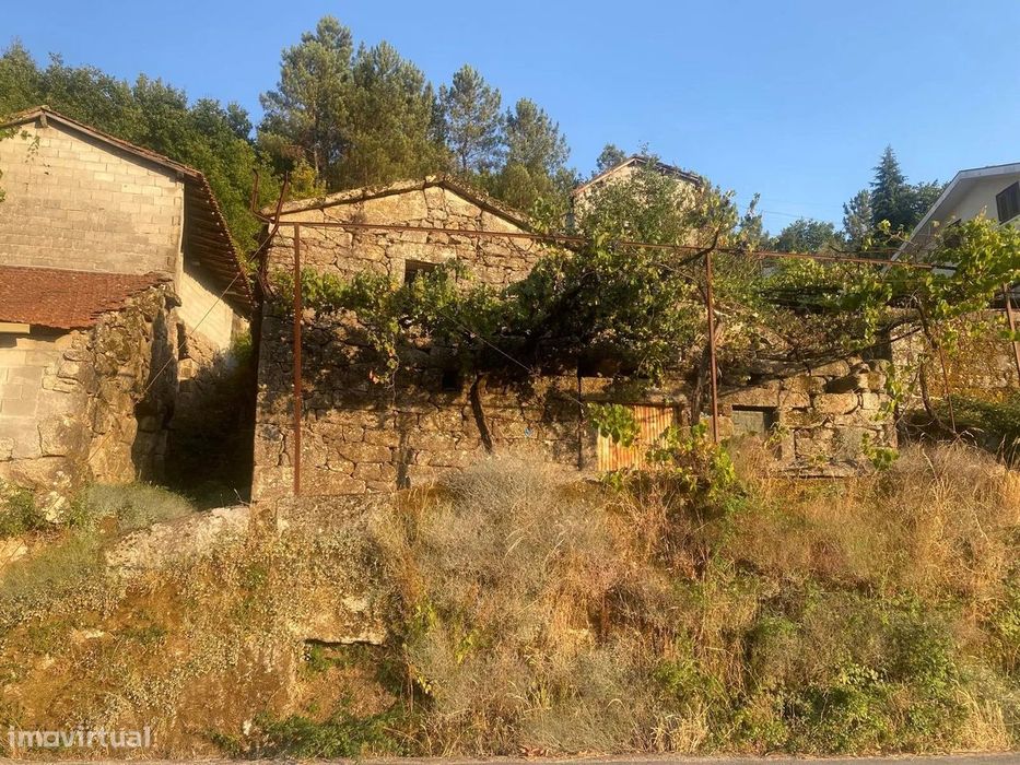 Moradia em Pedra de 1917 para Restauro | Lindoso, Ponte da Barca