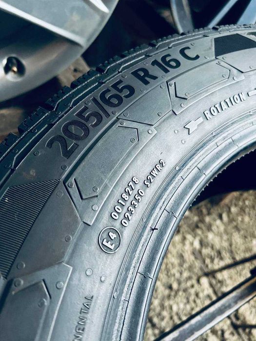 Шини Резина Зимові 205 65 16C Continental VanContactWinter 2шт