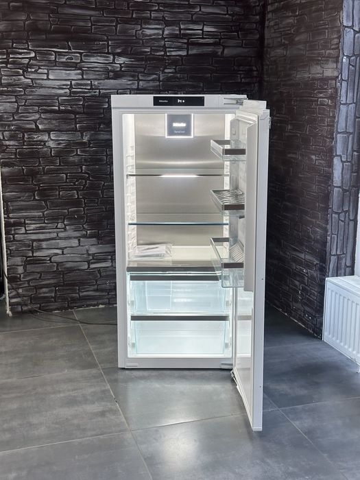Вбудований Холодильник Miele K 7373 B | Стан ідеал | Germany | 120 см!