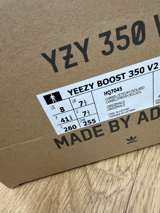 Adidas YEEZY Boost 350 V2 Carbon Beluga 41 1/3