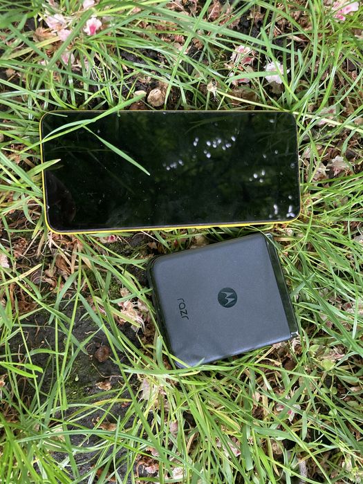Продам на запчастини pocco motorola